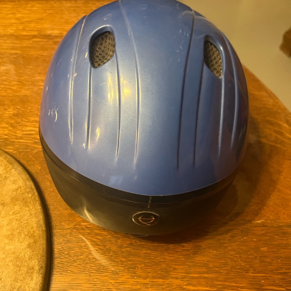 Riding helmet